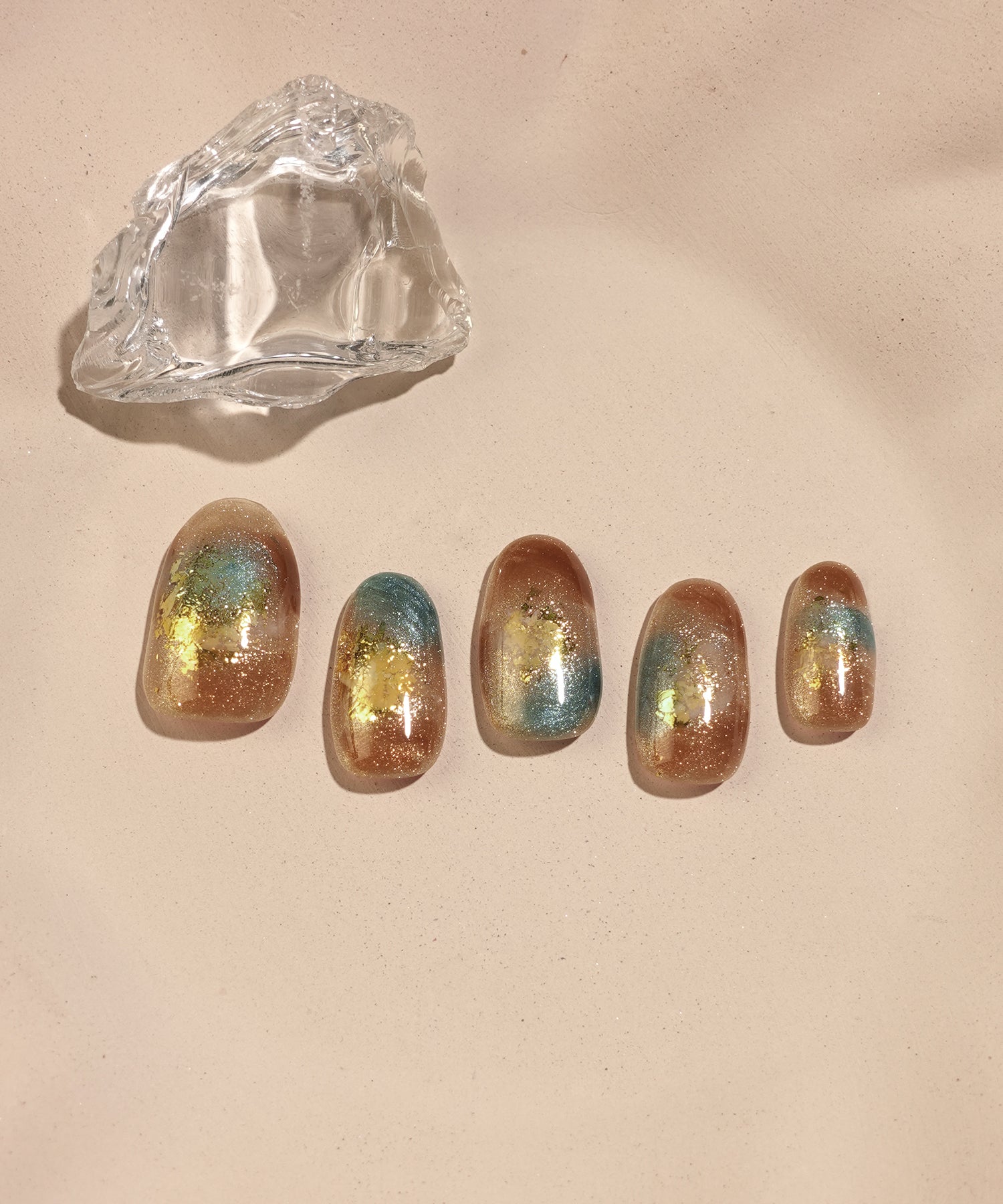 No.336 ネイルチップ　ブラウン　水色　ニュアンス　キラキラ　シェル　秋 当日発送】水光ネイルブラウンニュアンスゴールドラメホイルオーバル
