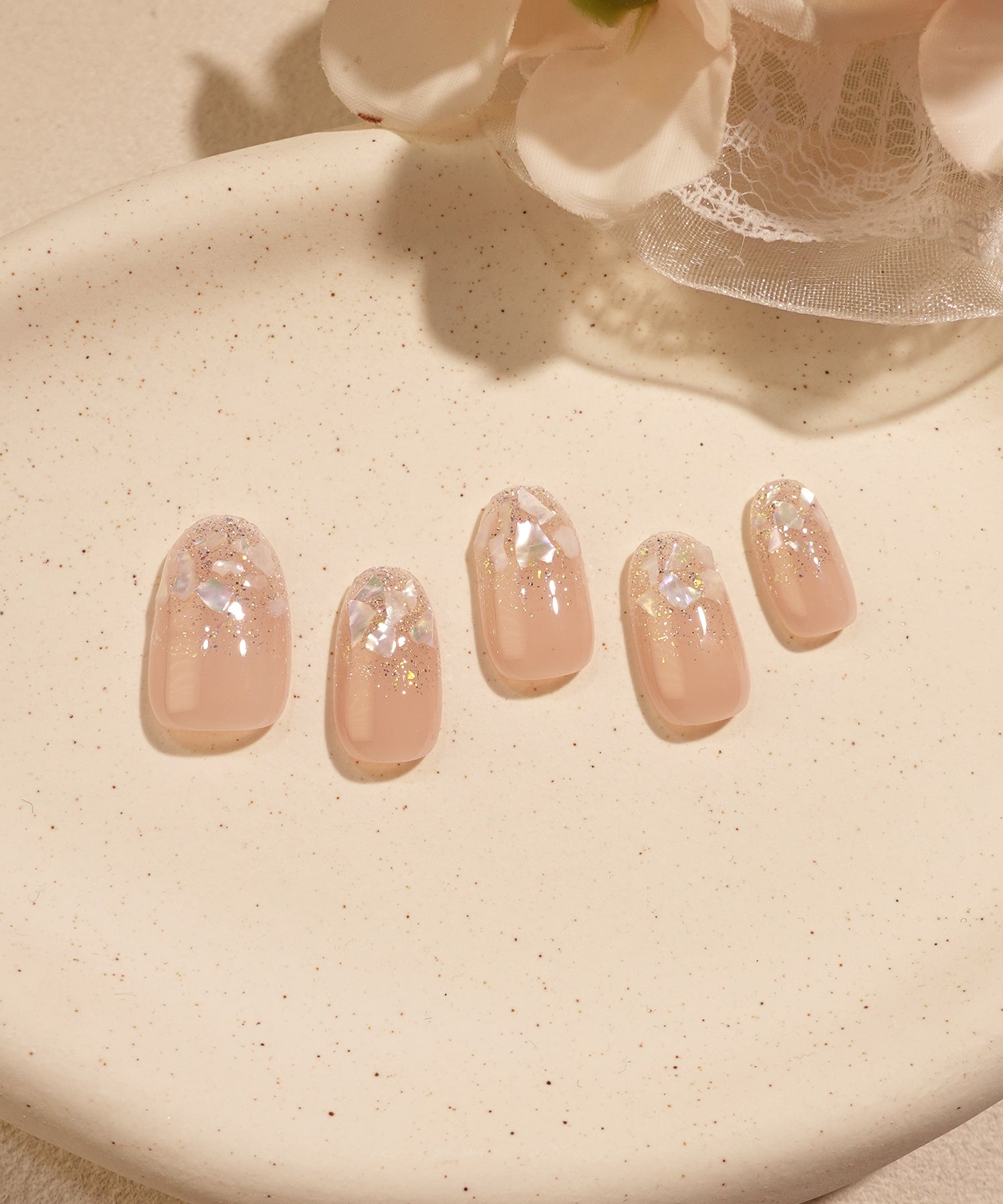 【COMING SOON】水光ネイルピーチベージュシェルラメグラデーションオーバルネイルチップ