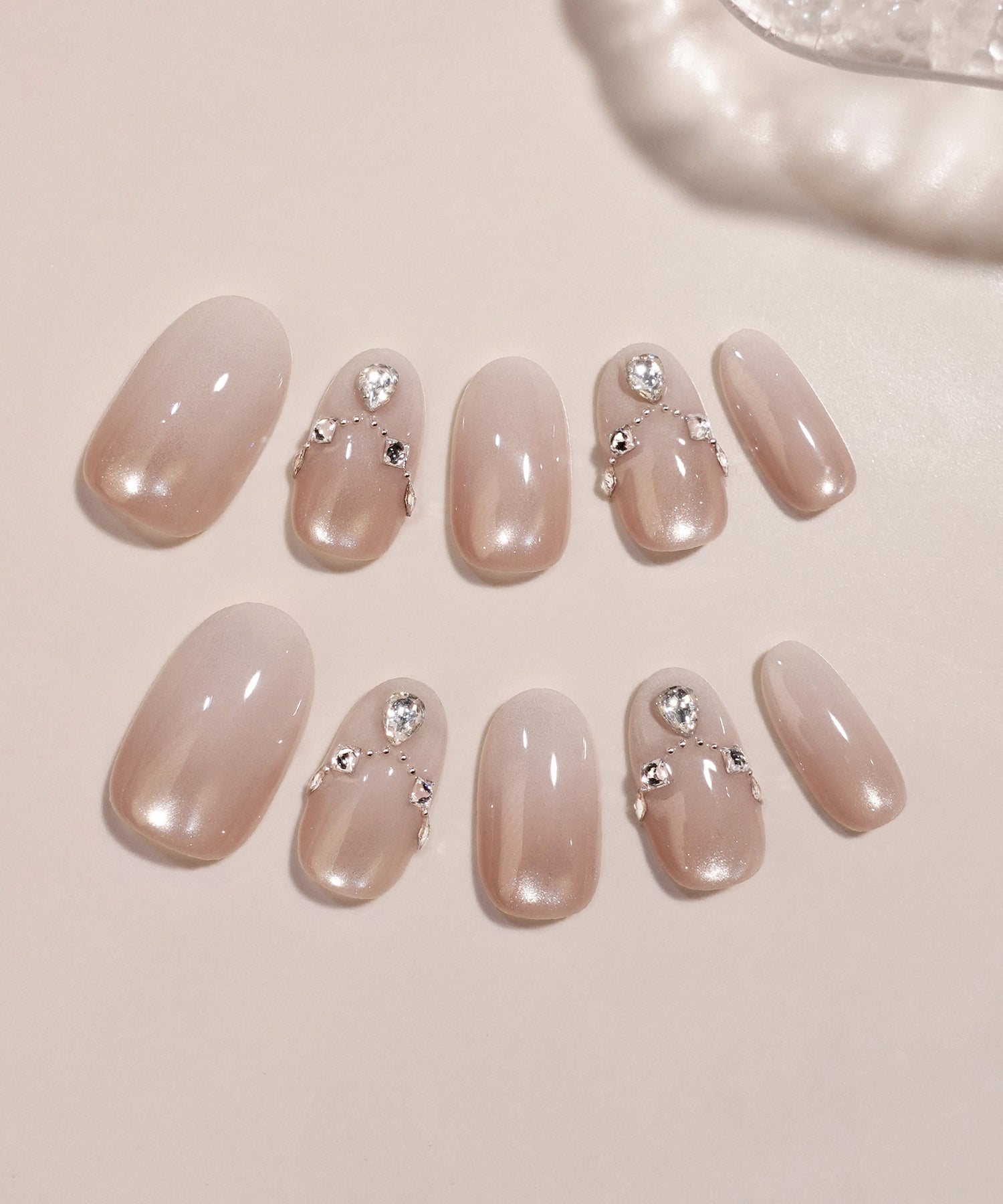 水光ネイルピンクグラデーションマグネットストーンオーバルネイルチップ