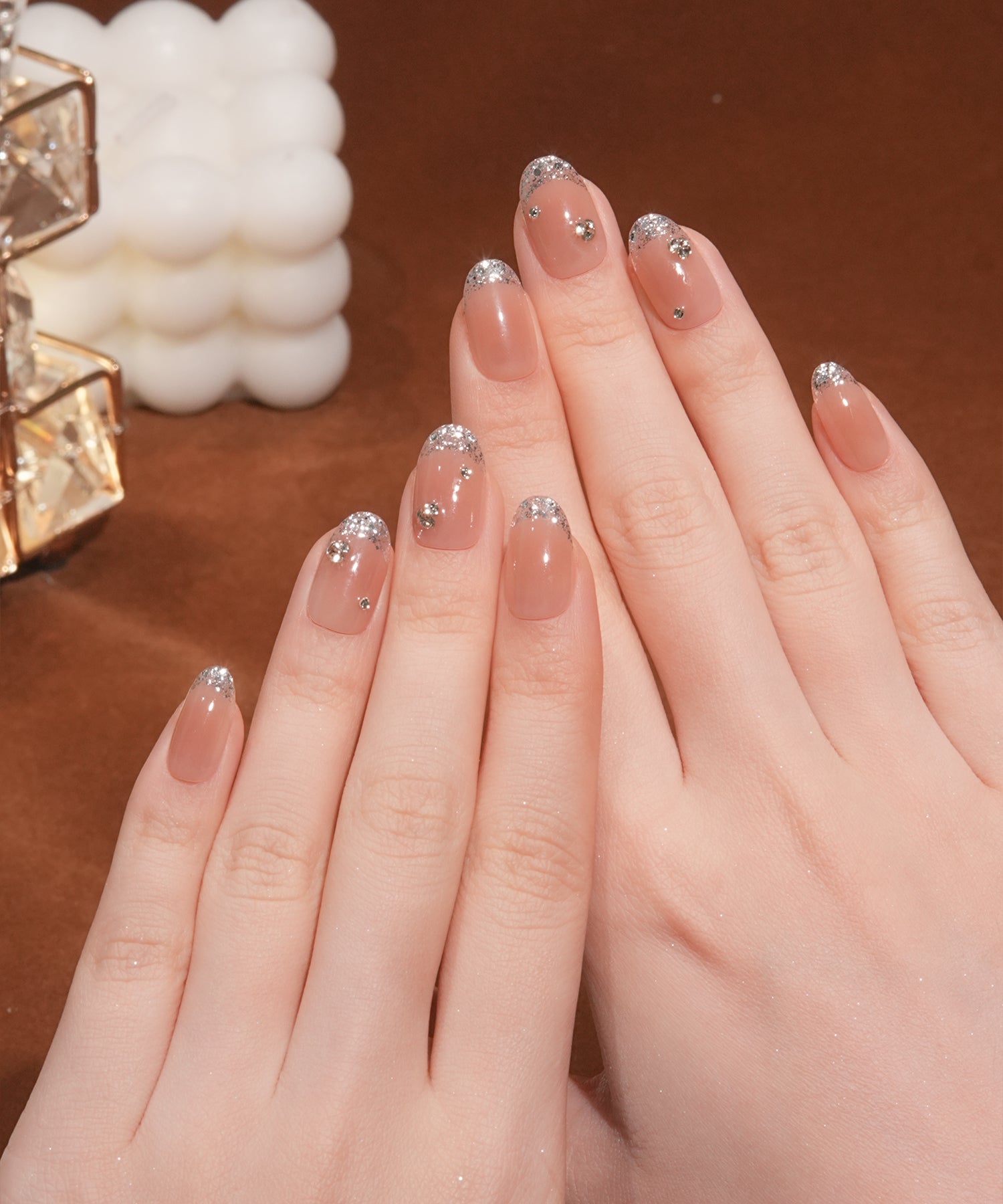 【当日発送】水光ネイルピンクベースシルバーラメホログラムフレンチストーンオーバルネイルチップ