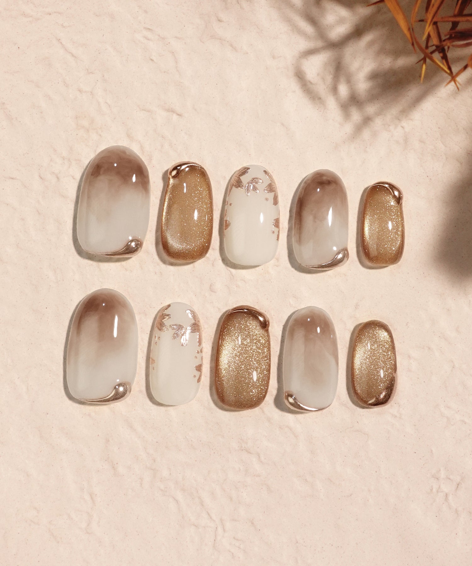 【COMING SOON】水光ネイルブラウンニュアンスマグネットフラワーミラーアートオーバルネイルチップ