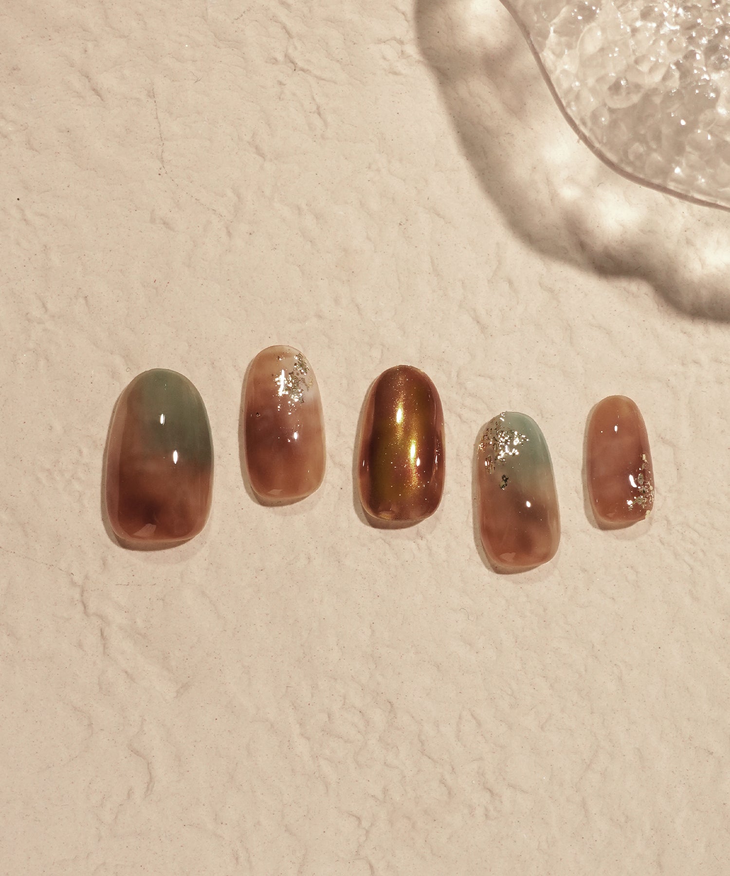 水光ネイルブラウンニュアンスマーブルホイルオーバルネイルチップ