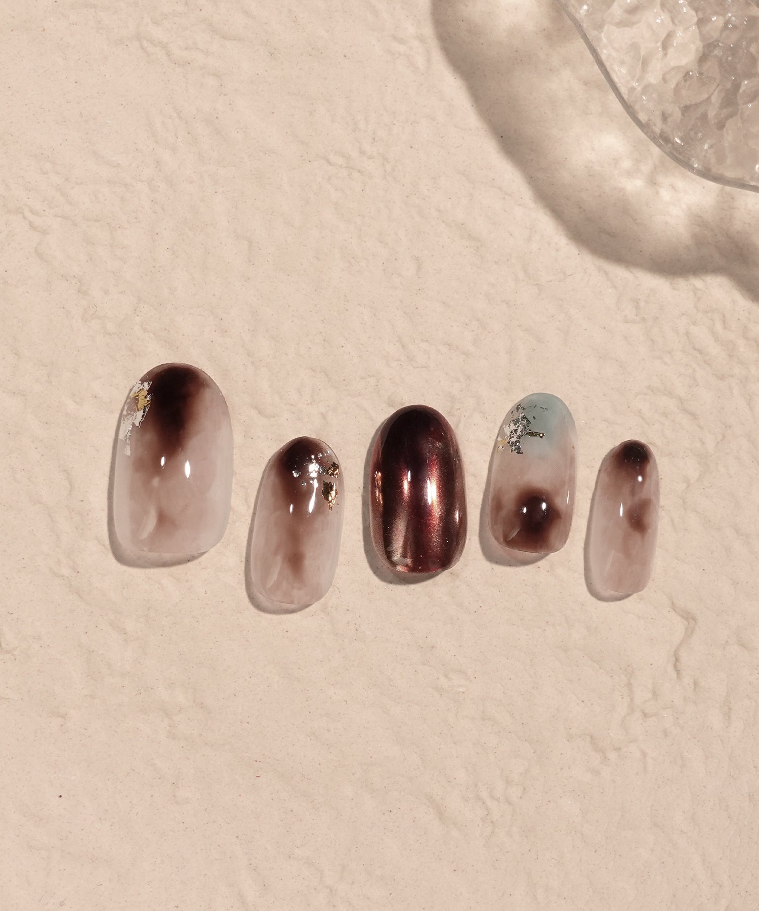 【当日発送】水光ネイルブラウンニュアンスホイルオーバルネイルチップ