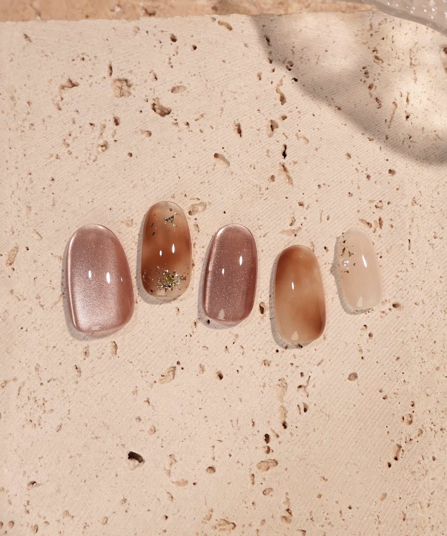 【COMING SOON】水光ネイルブラウンマグネットニュアンスホイルアートオーバルネイルチップ