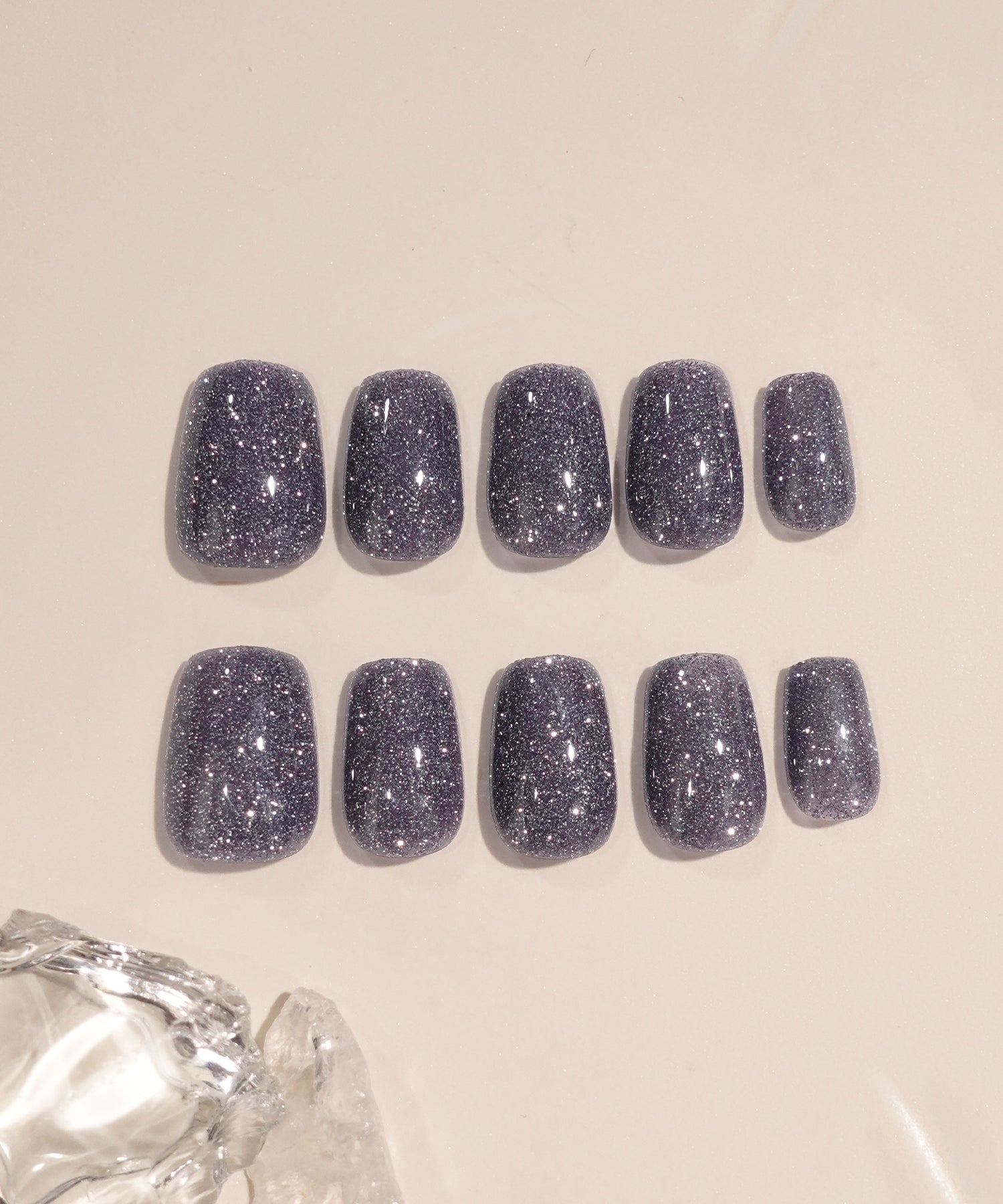 水光ネイルライトパープルワンカラーラメスクエアネイルチップ
