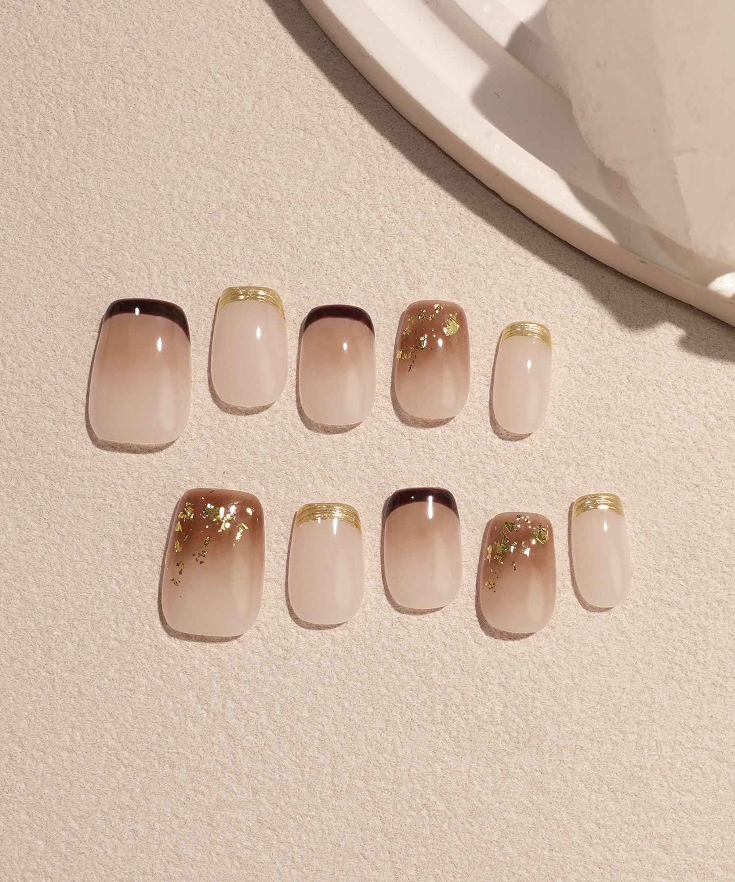 【当日発送】水光ネイルショコラブラウングラデーションゴールドホイルフレンチスクエアネイルチップ