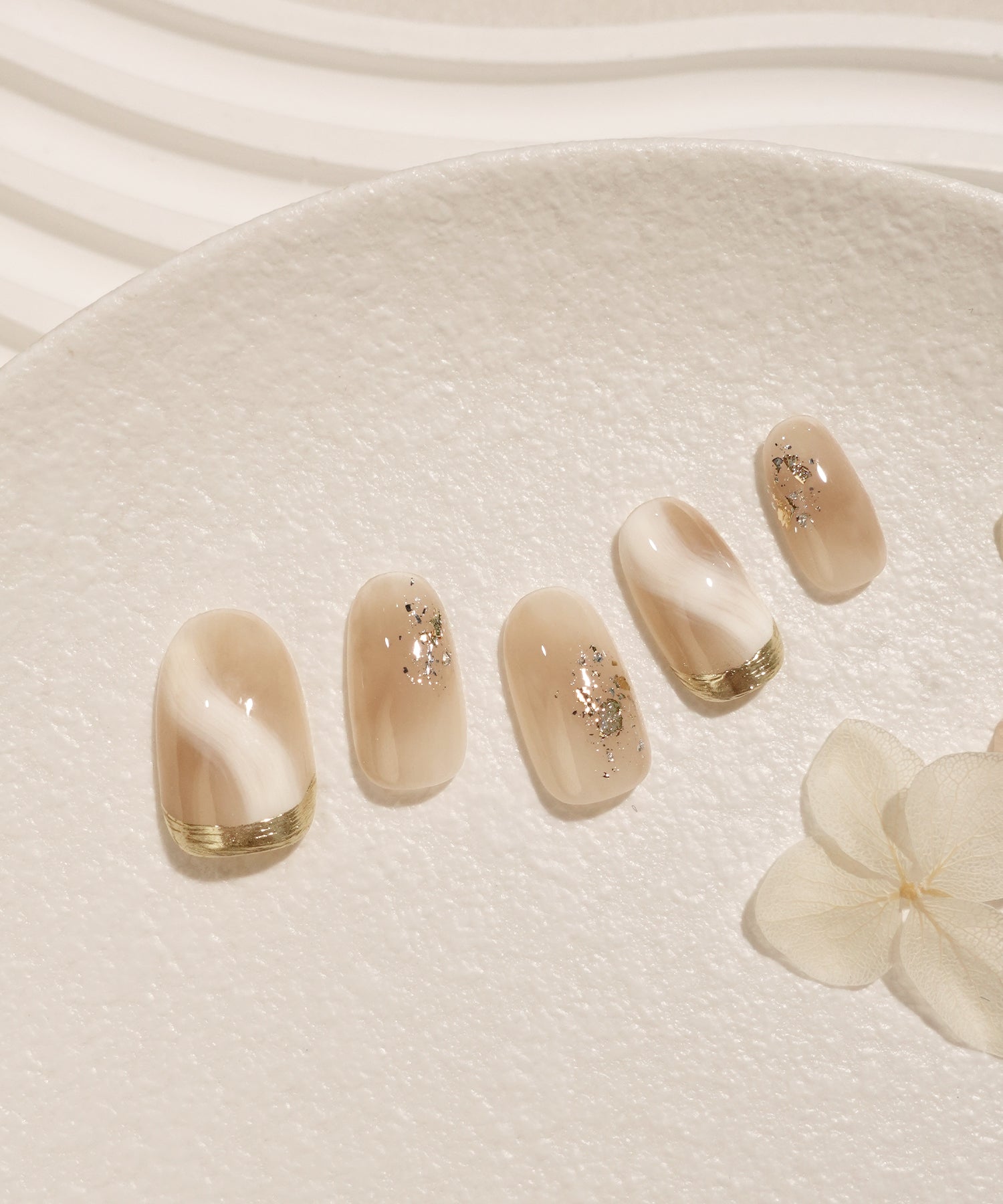 【当日発送】水光ネイルシャンパンベージュマーブルゴールドラインホイルオーバルネイルチップ
