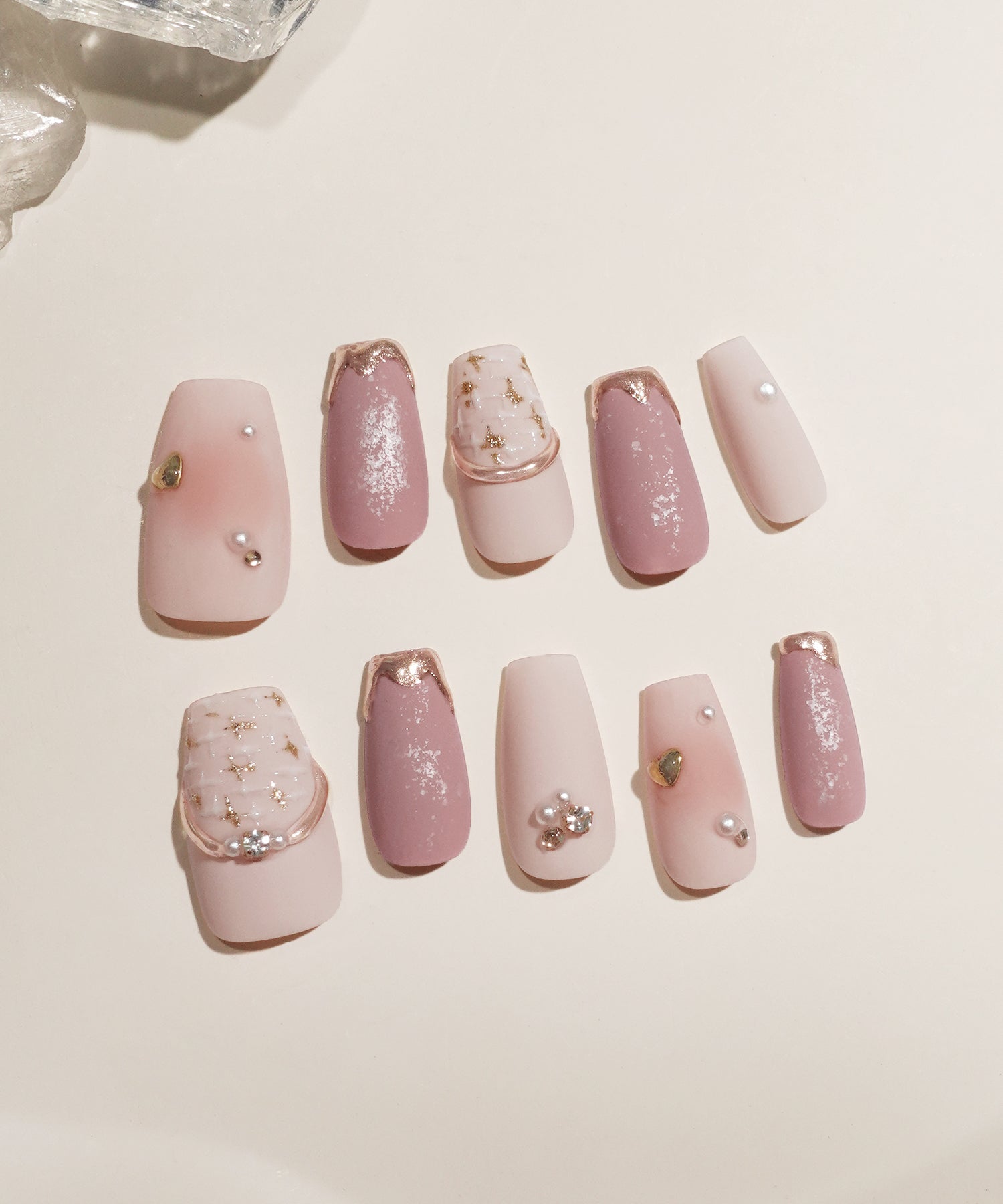 【一部当日発送】水光ネイルマットピンクツイードゴールドミラーパールストーンバレリーナネイルチップ