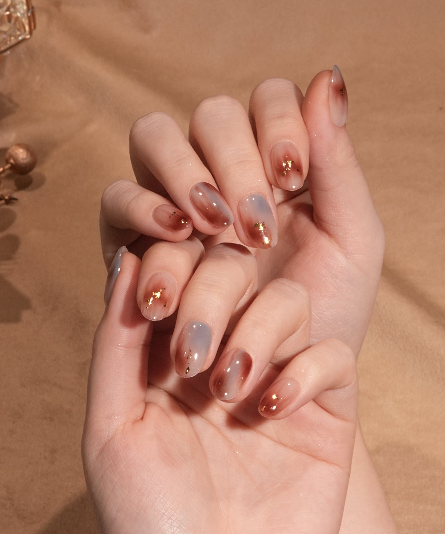 【当日発送】水光ネイルブラウンブルーニュアンスゴールドホイルオーバルネイルチップ