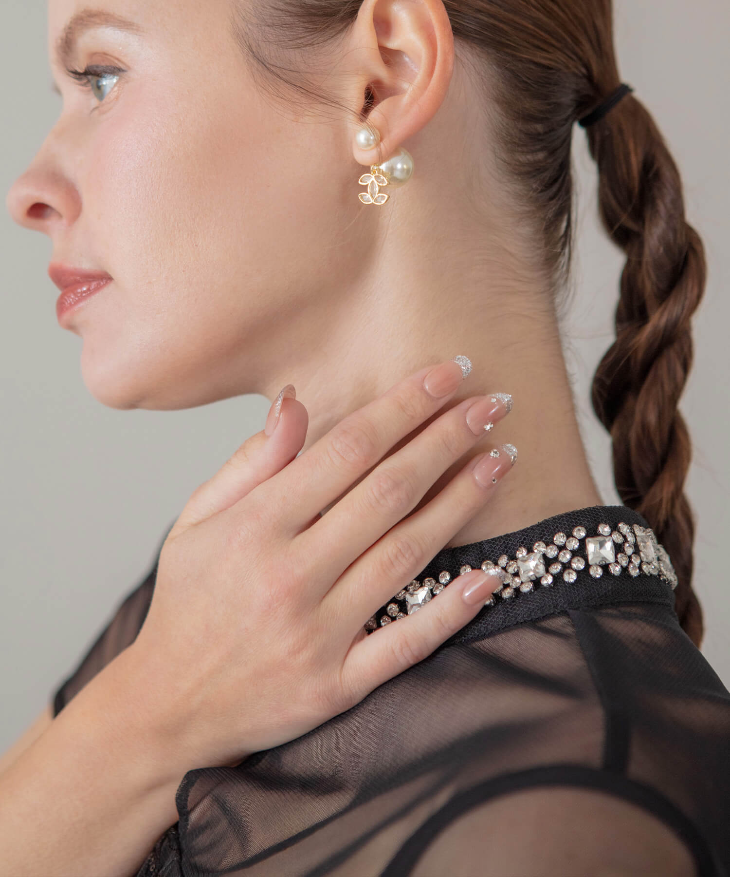 【一部当日発送】水光ネイルピンクベースシルバーラメホログラムフレンチストーンオーバルネイルチップ