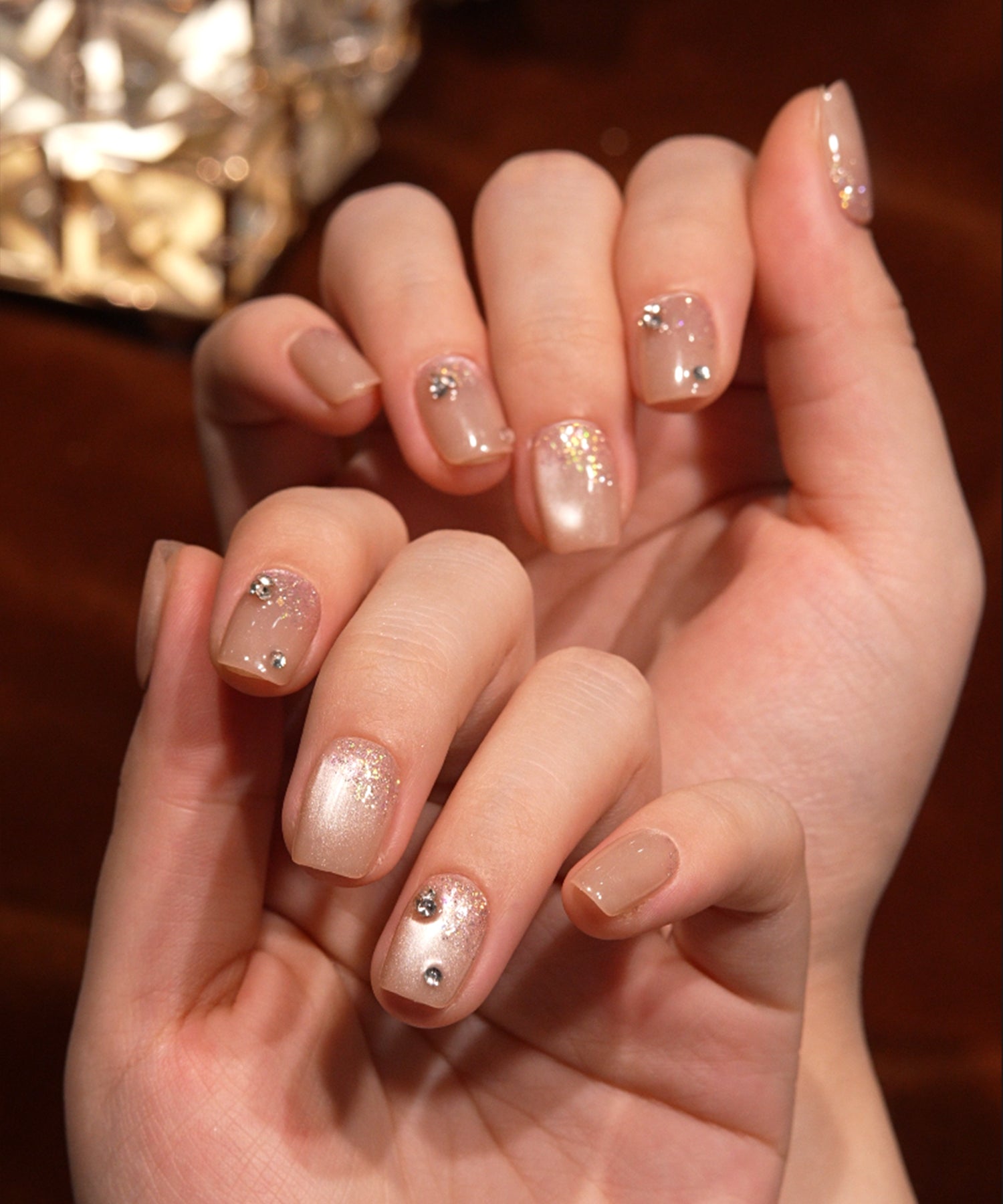 【COMING SOON】水光ネイルピンクベージュマグネットラメストーンショートスクエアネイルチップ