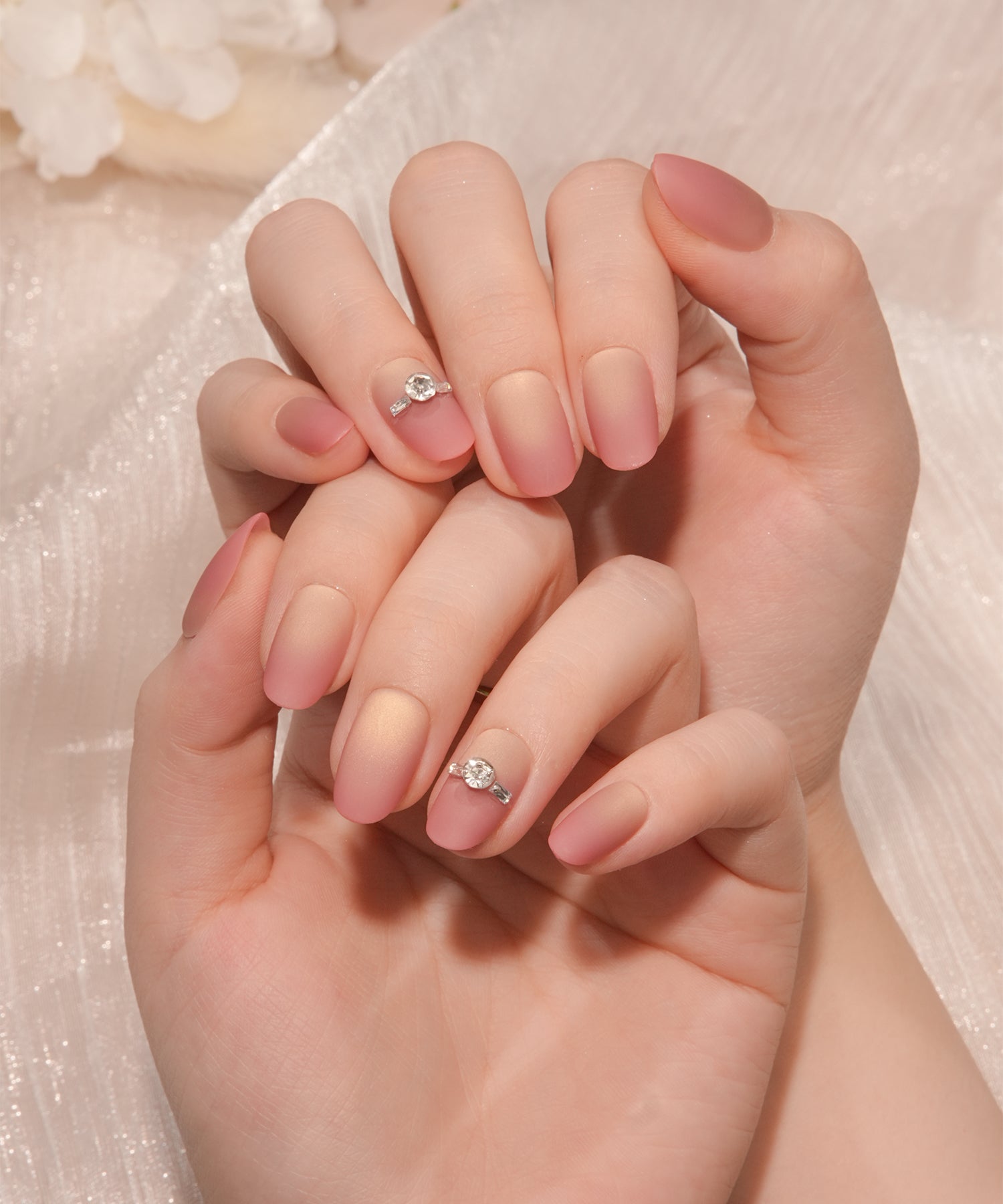 【当日発送】水光ネイルマットピンクグラデーションリングストーンオーバルネイルチップ