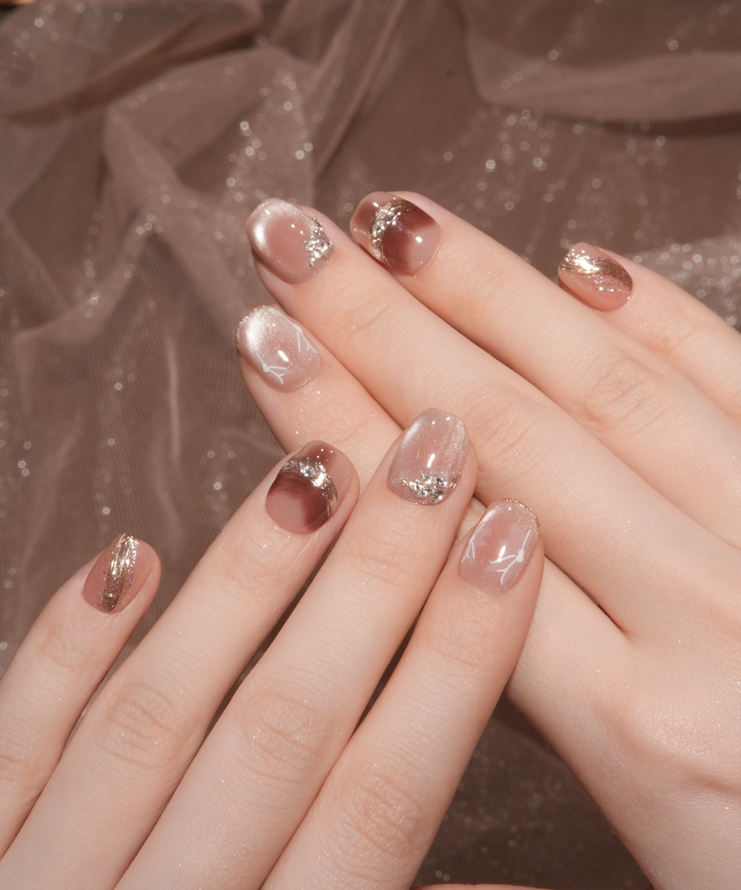 【COMING SOON】水光ネイルブラウンニュアンスマグネットゴールドミラーフラワーアートラメストーンショートスクエアネイルチップ