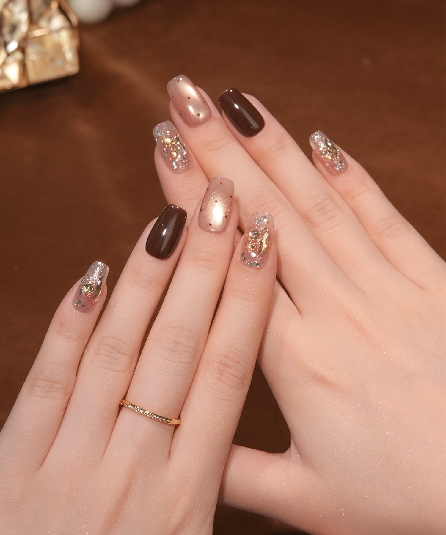 【当日発送】水光ネイルピンクマグネットブラウンストーンホログラムドットスクエアネイルチップ