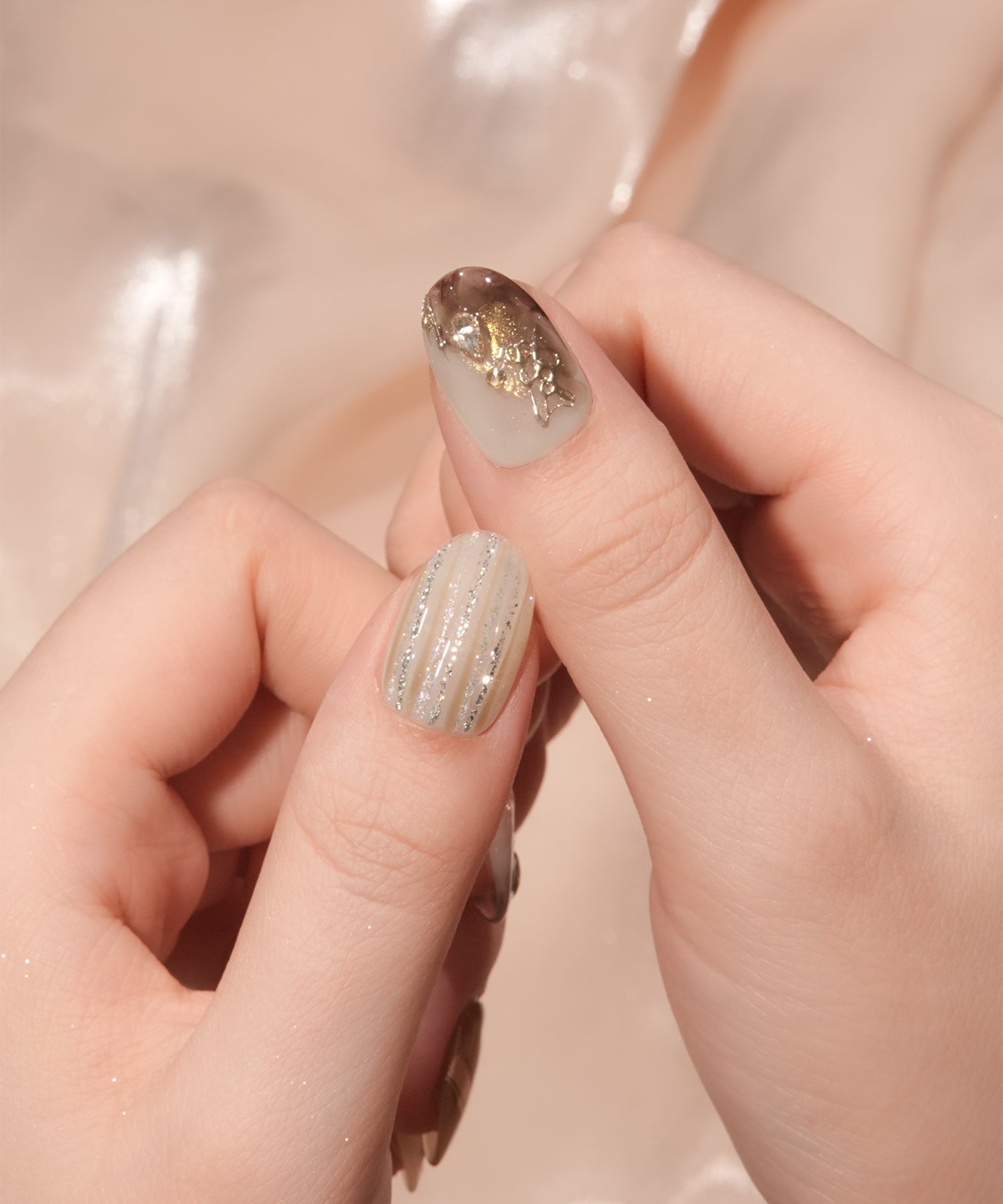 ニュアンスネイル ベージュネイルミラーネイル ネイルチップ ネイルチップオーダー COMING SOON】水光ネイルベージュホワイトニュアンスミラーアート