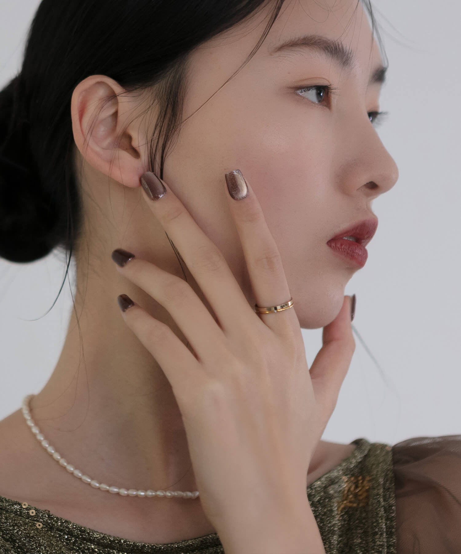 [Some items will be shipped the same day] 3D Water Shine Nail Dark Brown Magnet Silver Glitter Short Square Nail Tips