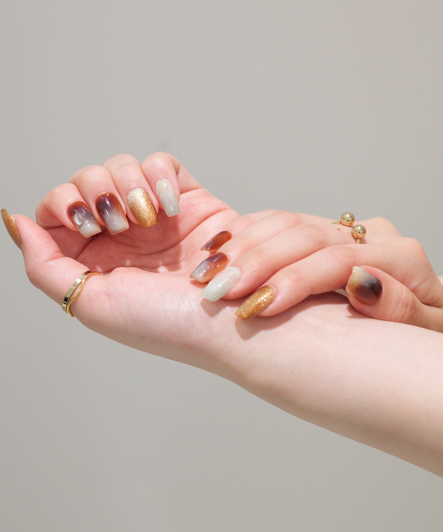 [Same-day shipping] 3D Water Shine Nail Brown Magnet Nuance Nail Tip