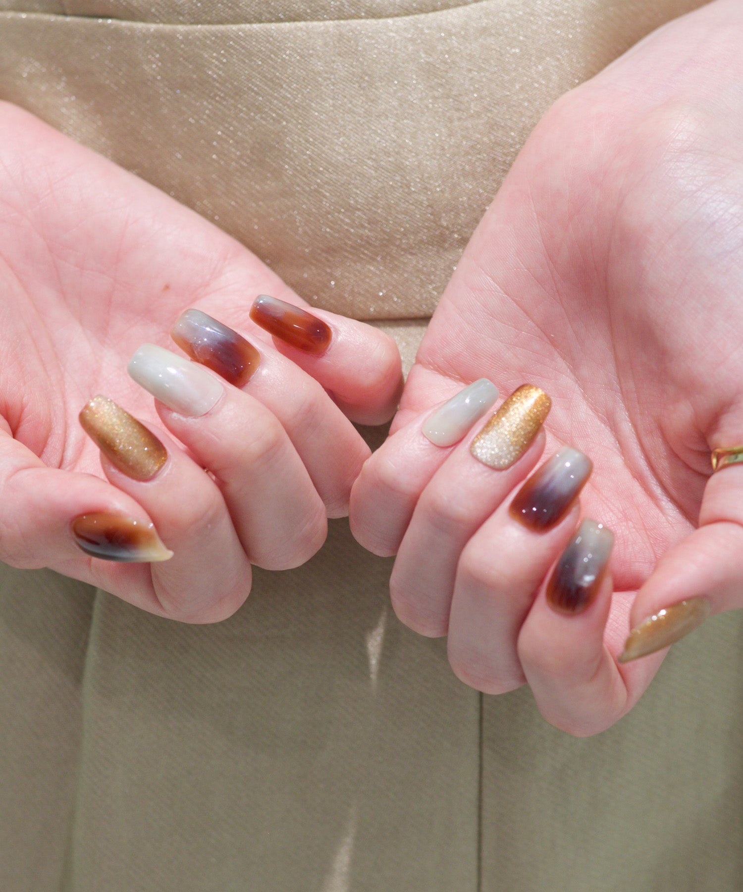 [Same-day shipping] 3D Water Shine Nail Brown Magnet Nuance Nail Tip