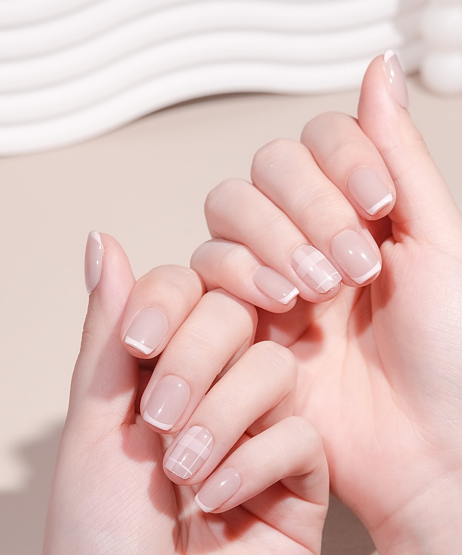 【当日発送】水光ネイルピンクベースフレンチチェックショートスクエアネイルチップ