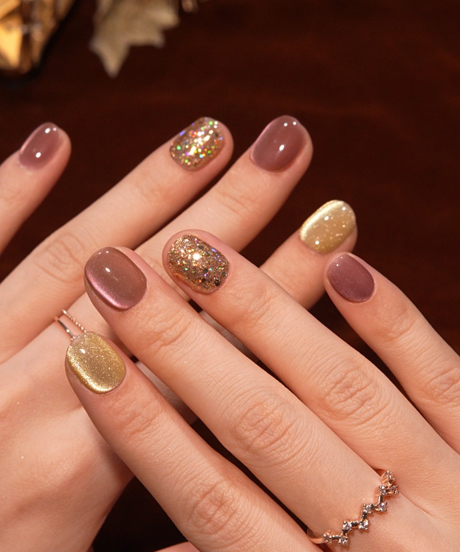 【当日発送】水光ネイルピンクゴールドマグネットグリッターホログラムショートラウンドネイルチップ