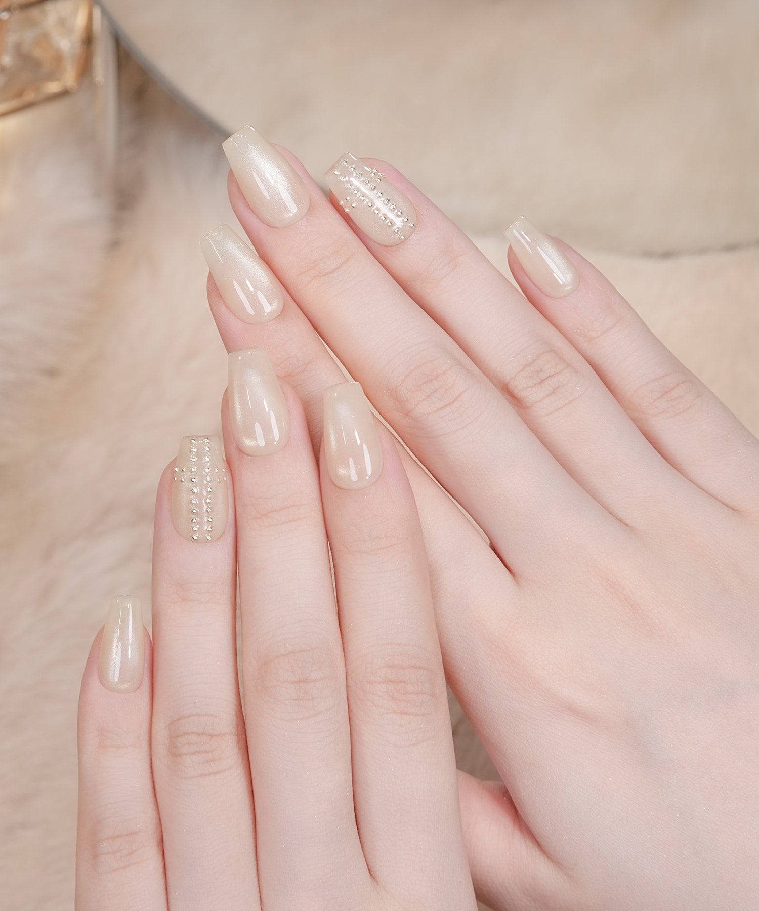 当日発送】水光ネイルベージュマグネットスタッズクロスモチーフ