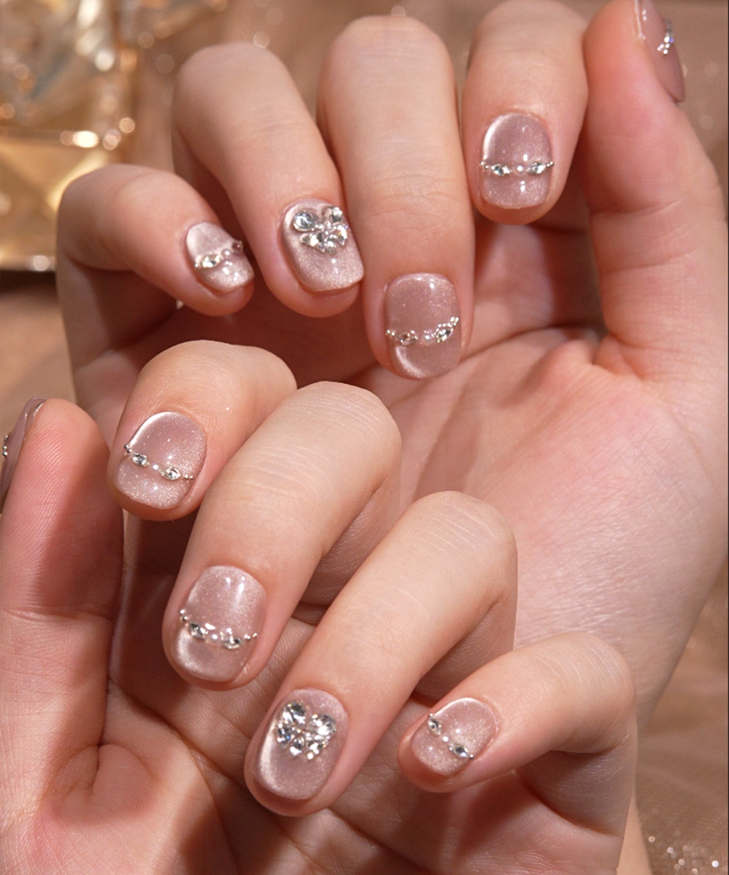 【COMING SOON】水光ネイルピンクマグネットシルバーストーンショートラウンドネイルチップ