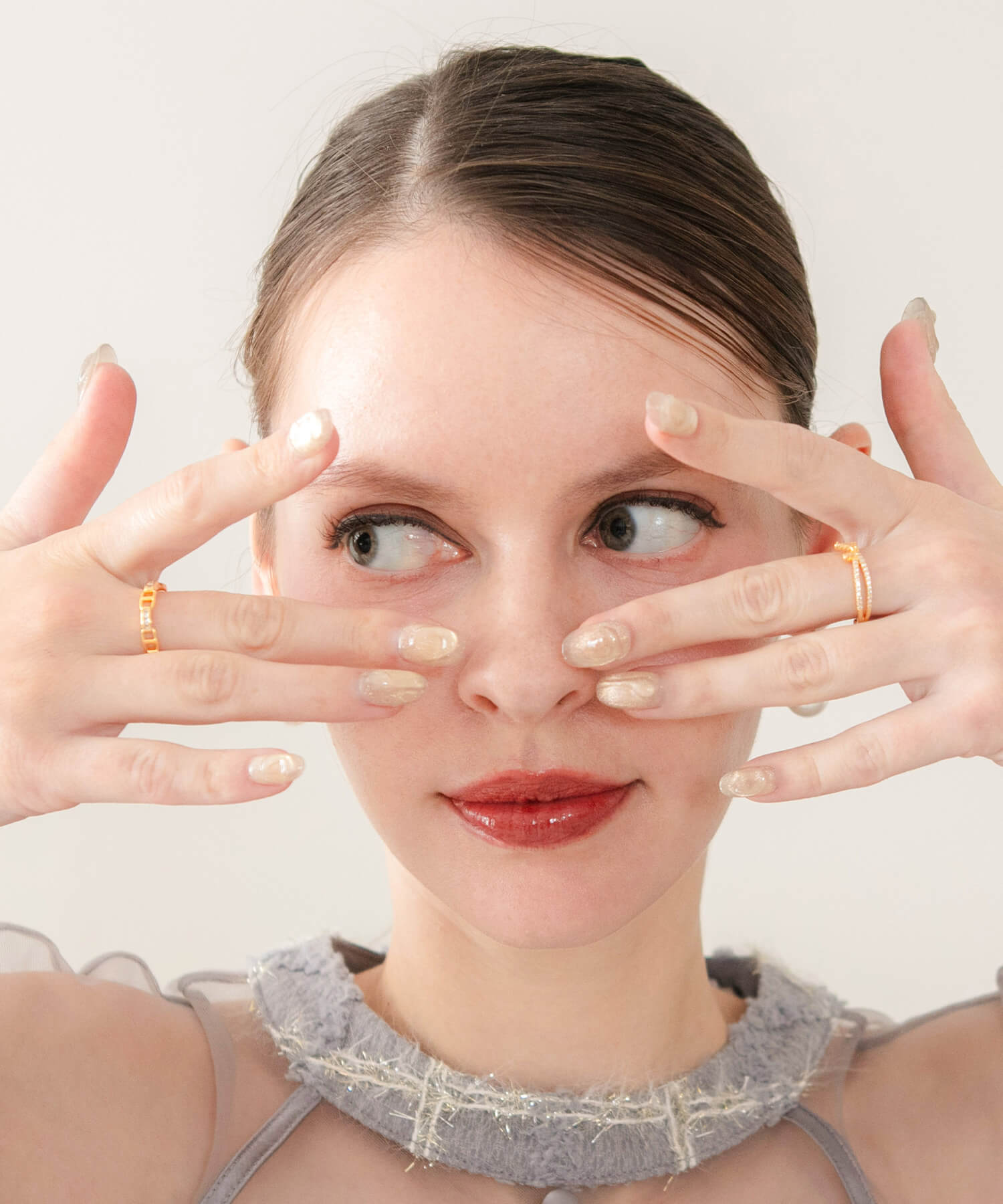 【当日発送】水光ネイルシャンパンゴールドマグネット3Dアートニュアンスオーバルネイルチップ