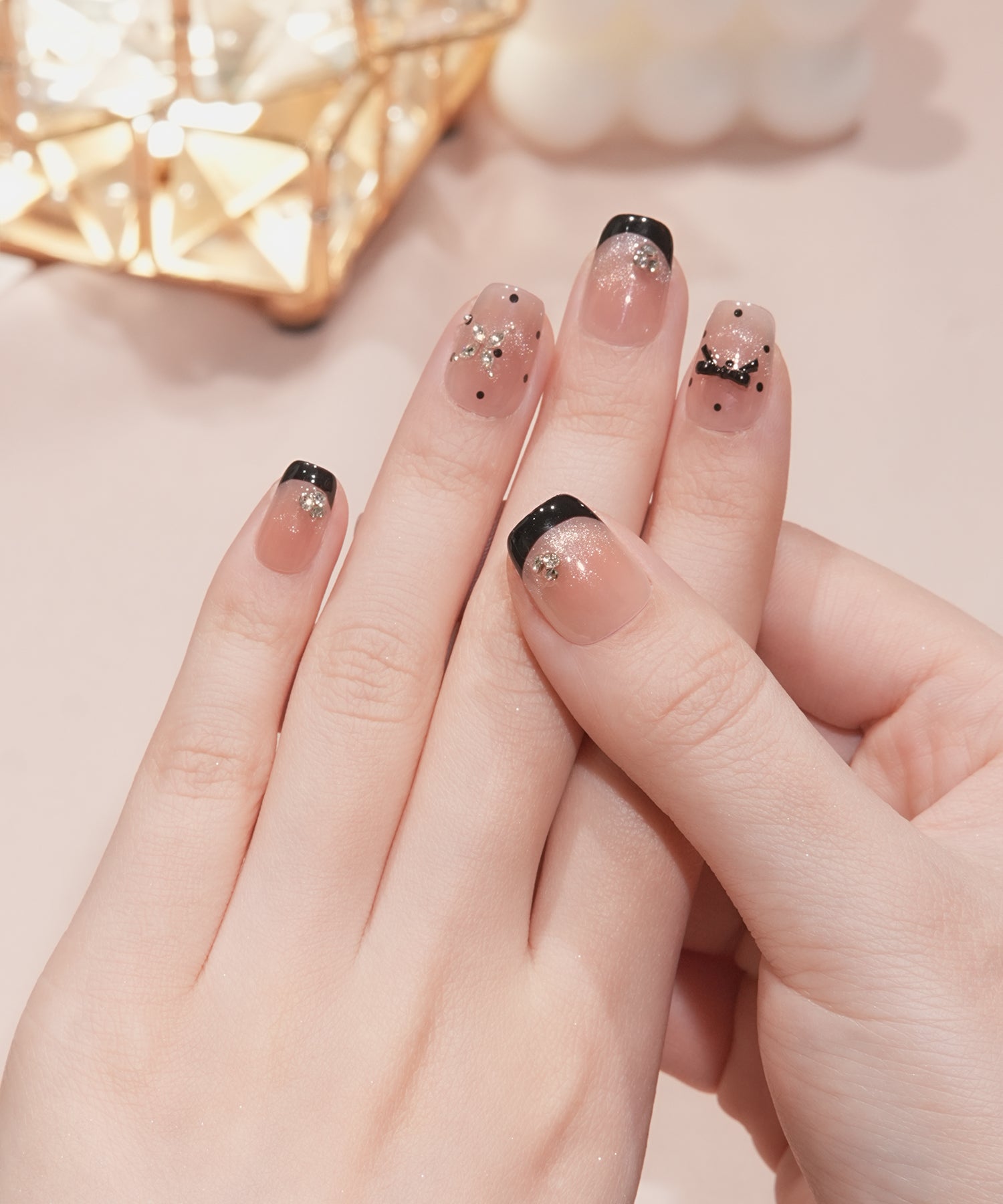 COMING SOON】水光ネイルピンクベースブラックフレンチリボンモチーフ