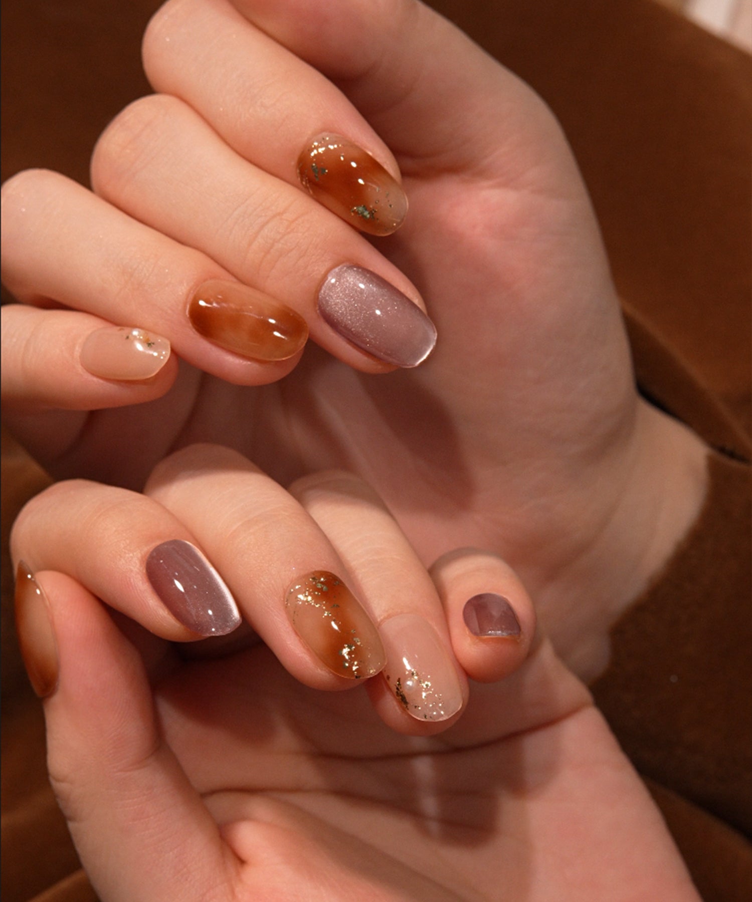 【当日発送】水光ネイルブラウンマグネットニュアンスホイルアートオーバルネイルチップ