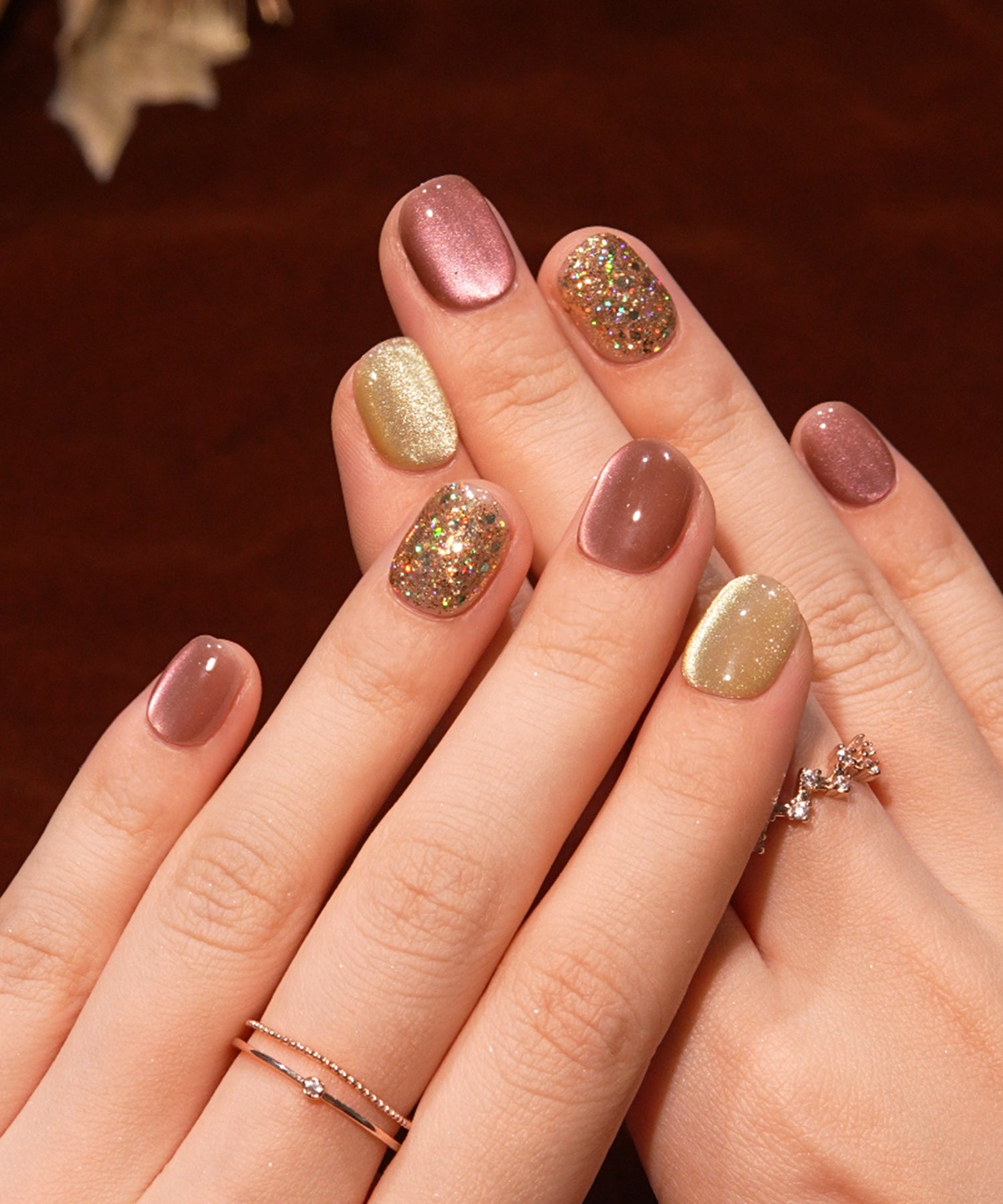 【当日発送】水光ネイルピンクゴールドマグネットグリッターホログラムショートラウンドネイルチップ