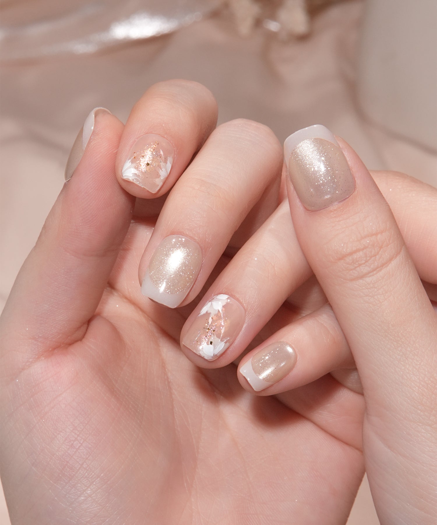 【COMING SOON】水光ネイルベージュマグネットブロッサムアートフレンチショートスクエアネイルチップ