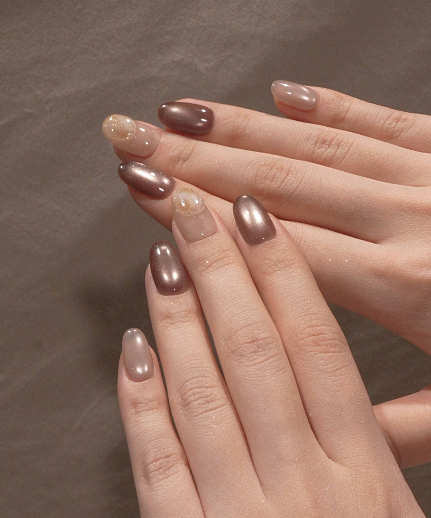 【COMING SOON】水光ネイルグレージュブラウンニュアンスゴールドミラークリアアートオーバルネイルチップ