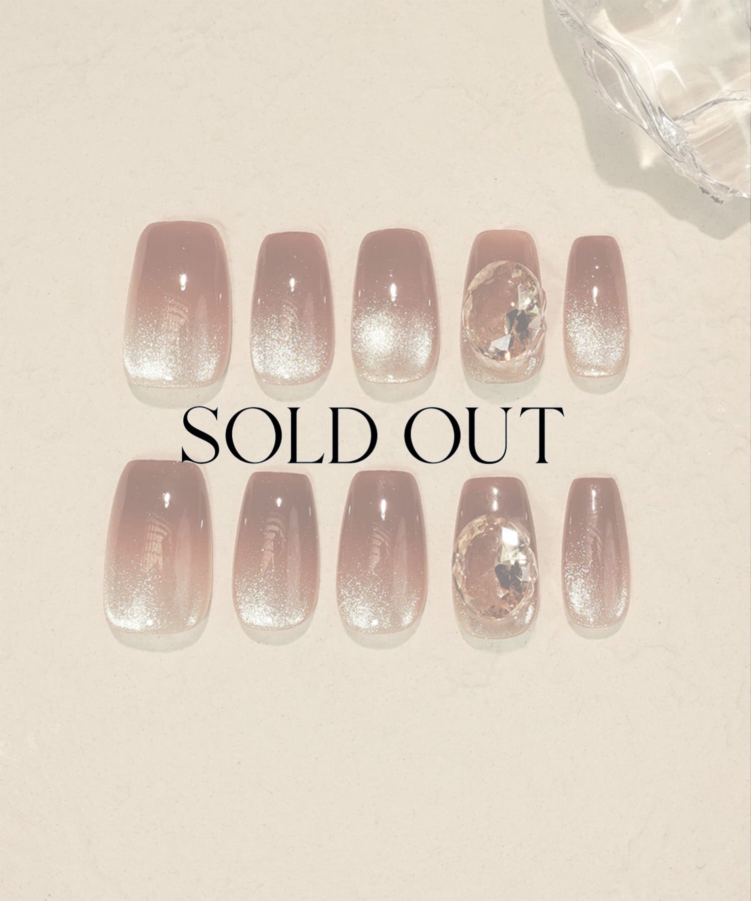 【SOLD OUT】3D水光ネイル2WAYレッドブラウンゴールドマグネットグラデーションVカットストーンスクエアネイルチップ