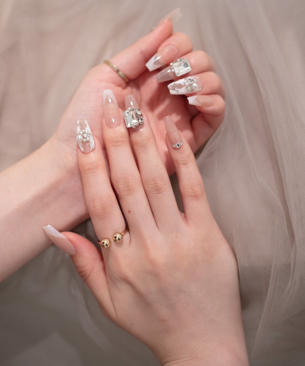 [Same-day shipping] 3D Water Shine Nail Natural Beige V French Silver Beaded Nail Tips